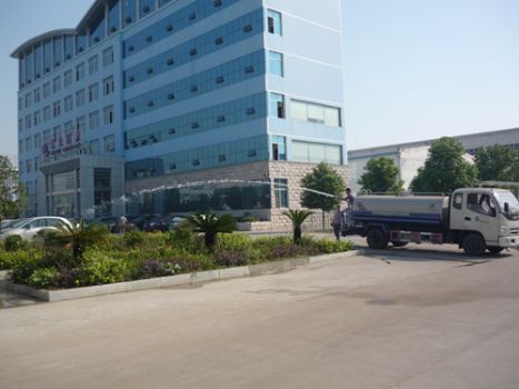 解放12立方灑水車圖片