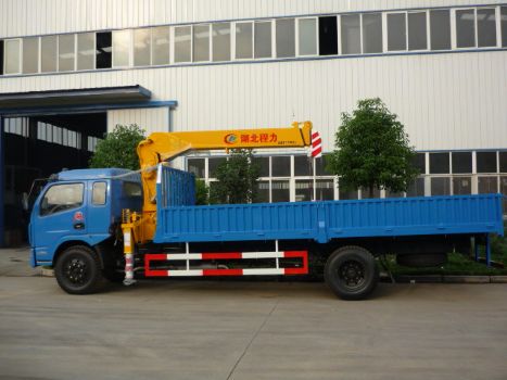 東風(fēng)多利卡3.2噸4噸隨車吊圖片