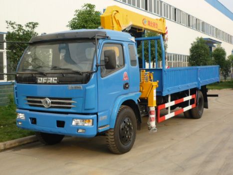 東風(fēng)多利卡3.2噸4噸隨車吊圖片
