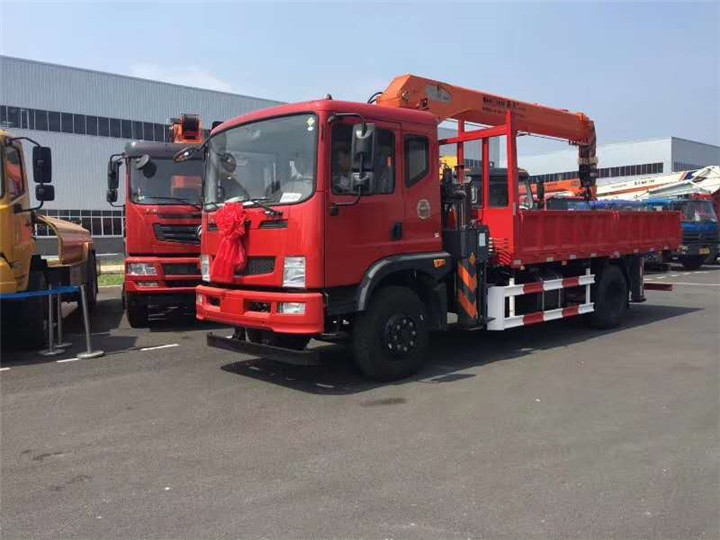 東風T3單橋隨車吊圖片